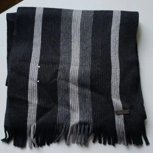 Michael Kors Accessories - 🌻 Michael kors scarf